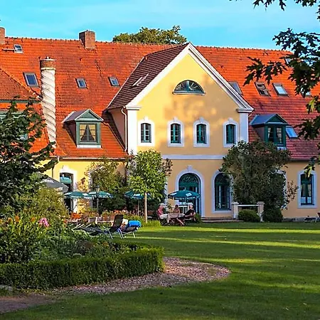 Gutshaus Mecklenburgische Seenplatte Müritz Hotel